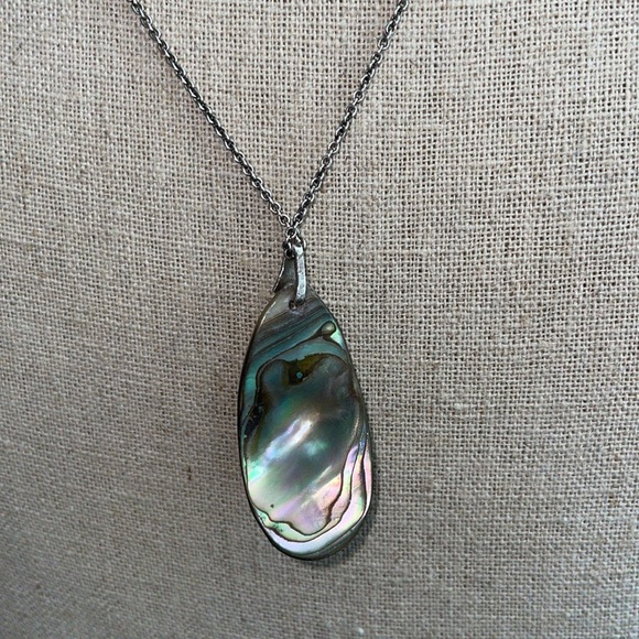 Vintage seashell pearl silver necklace.  22”. - Picture 3 of 4